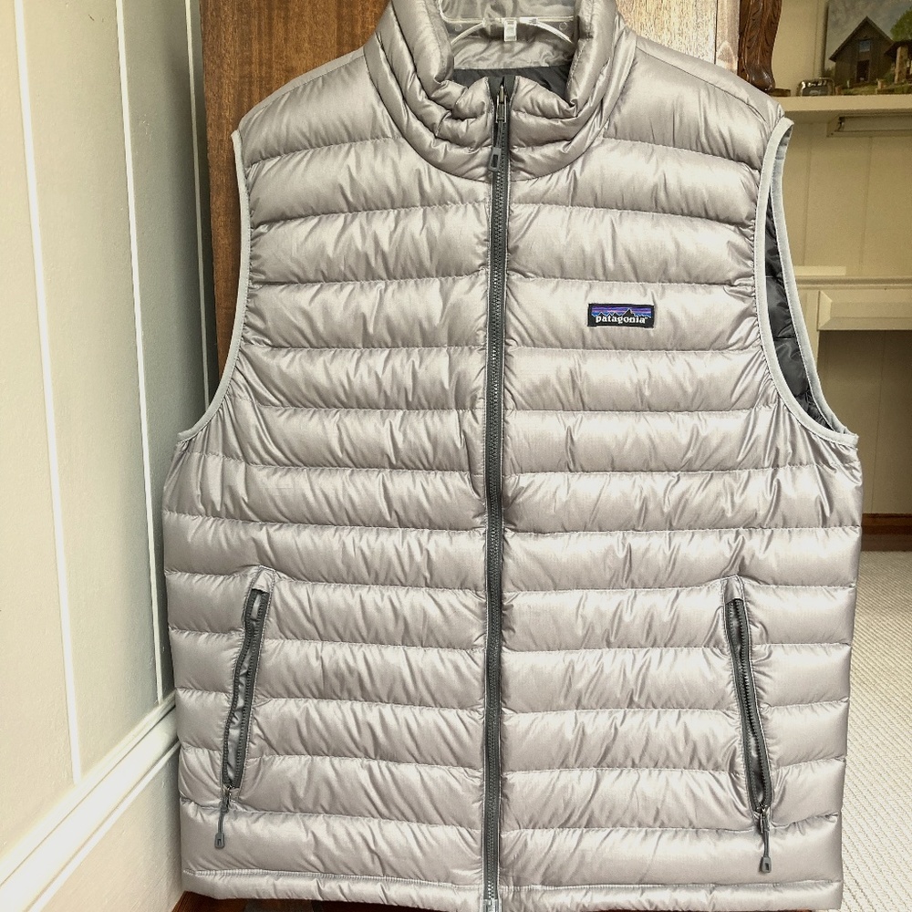 Men's Large Silver Patagonia vest